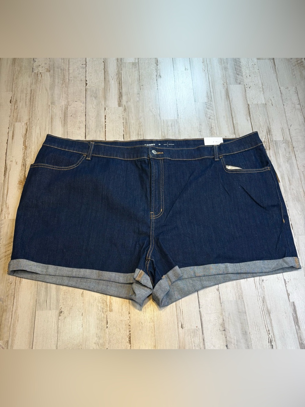 Old Navy Mid Rise Boyfriend Dark Blue Cuffed Denim Shorts Plus Size 26 NWT